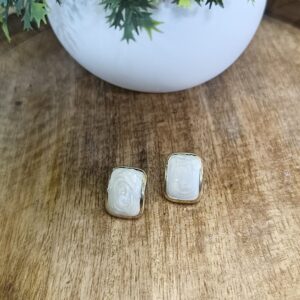 Dainty marble gold tops