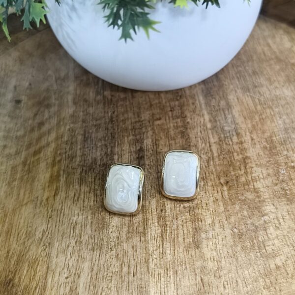 Dainty marble gold tops