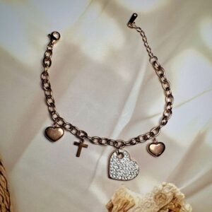 Delicate Charms, Infinite Cuteness