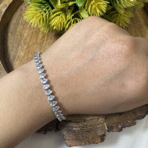 Tennis bracelet