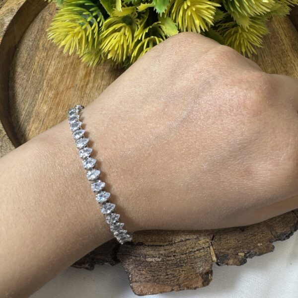 Tennis bracelet