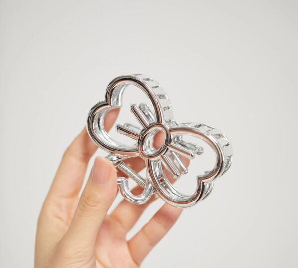 Silver Hello kitty clutcher