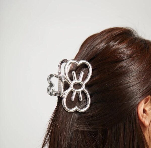 Silver Hello kitty clutcher - Image 2