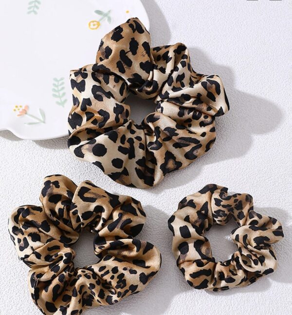 Leopard print scrunchie - Image 2