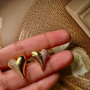 Minimal heart earrings with diamonds