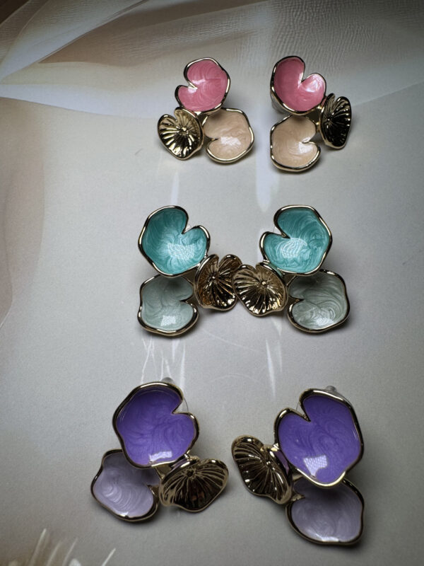 Heart and flower earrings - Image 2