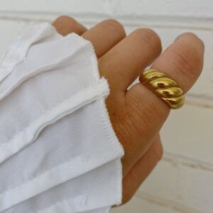 Croissant gold ring