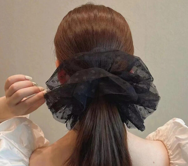 Black dot hair tie
