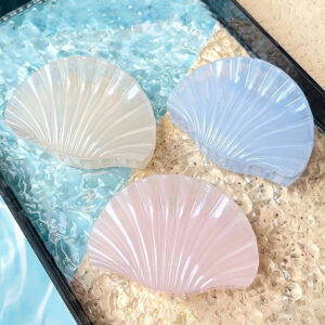 Seashell hair clip