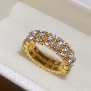 Rhinestone fashion ring